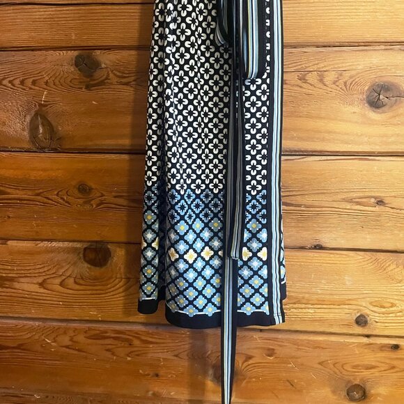 Max Studio wrap around dress size Small - Picture 4 of 6